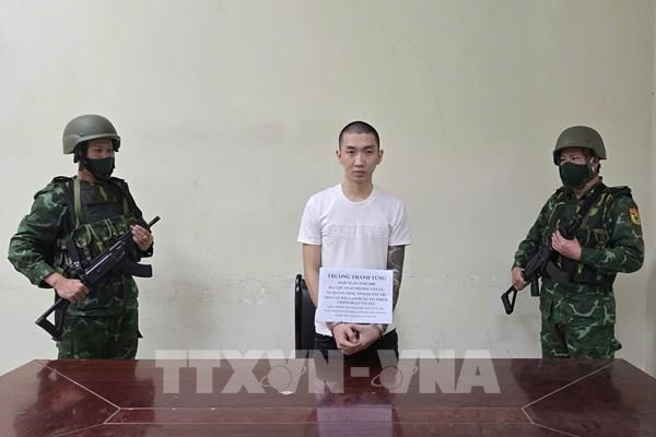 Bắt đối tượng bị truy nã khi đang nhập cảnh về Việt Nam