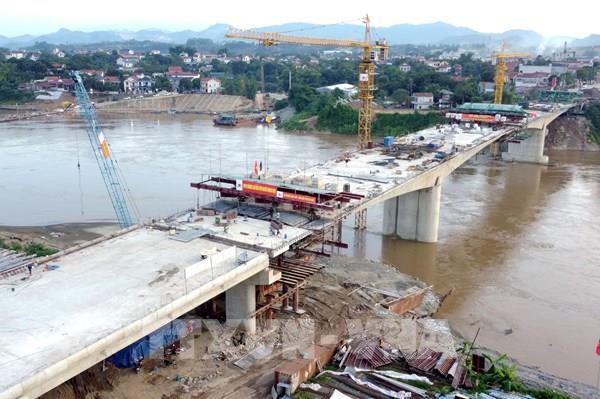 Phú Thọ: Hình ảnh 220 ngày đêm nối nhịp cầu Phong Châu mới
