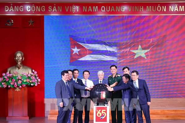 Sau 30 giờ, Chương trình ủng hộ nhân dân Cuba đã đạt 65 tỷ đồng