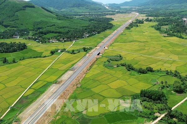 Cận cảnh gần 47 km cao tốc Hoài Nhơn - Quy Nhơn trước ngày thông xe kỹ thuật