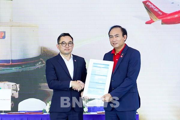 Vietjet hợp tác cùng Petrolimex sử dụng nhiên liệu SAF, hướng tới chuyển đổi xanh ngành hàng không