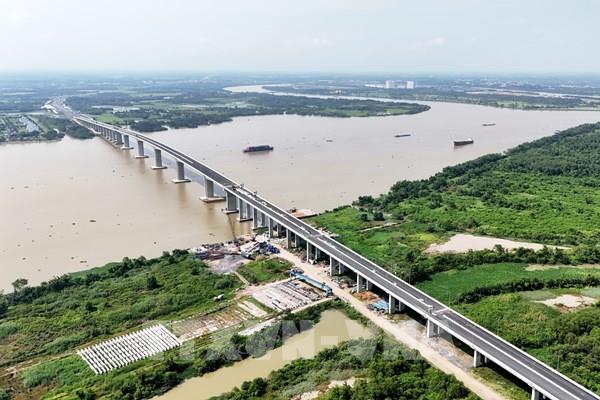 Khánh thành nhiều công trình giao thông lớn, Nam Bộ rộng đường phát triển