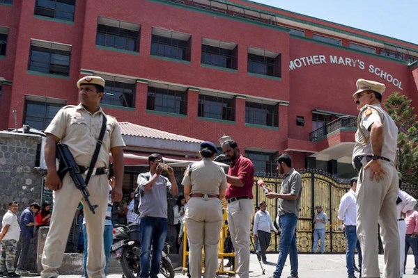 Ấn Độ: Nhiều trường học ở thủ đô nhận thư dọa đánh bom