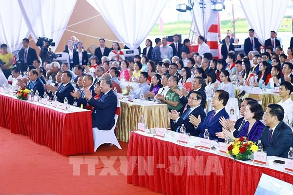 Tạo đà mạnh mẽ để đất nước chuyển mình