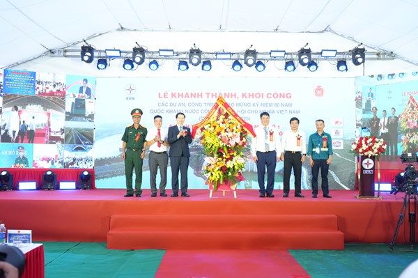 Khánh thành phát điện Tổ máy số 1 Dự án thủy điện Hòa Bình mở rộng