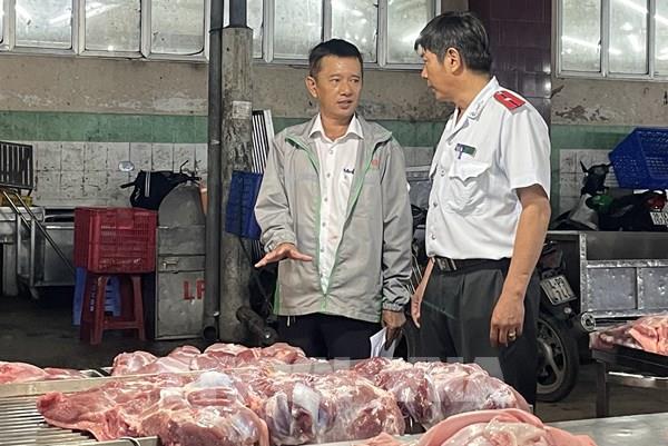 TP. Hồ Chí Minh ngăn chặn nguy cơ thịt lợn nhiễm bệnh ngay từ chợ