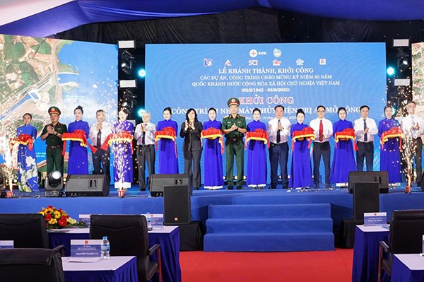 Những “khúc tráng ca” khẳng định sứ mệnh “điện đi trước một bước”