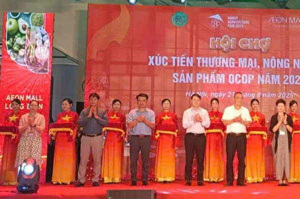 Khai mạc Hội chợ xúc tiến thương mại nông nghiệp, sản phẩm OCOP năm 2025 tại Hà Nội