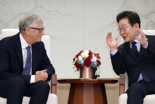 Tổng thống Hàn Quốc thảo luận với tỷ phú Bill Gates về hợp tác công nghệ mới và y tế toàn cầu