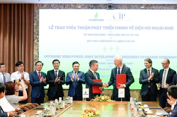 Petrovietnam và CIP trao thỏa thuận phát triển chung cho dự án điện gió ngoài khơi