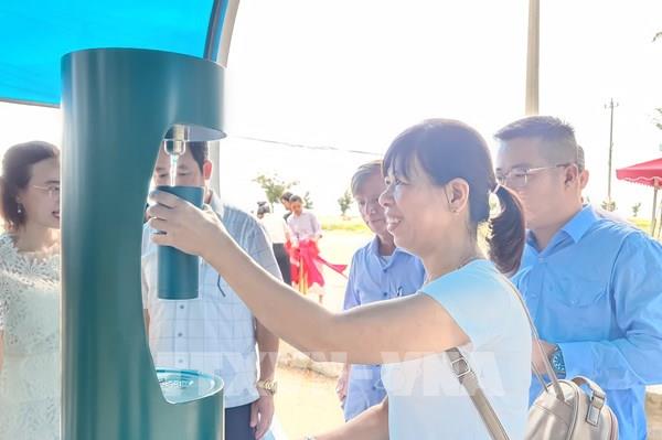 Huế ra mắt trạm nhà chờ và máy cấp nước uống miễn phí tại các bãi biển