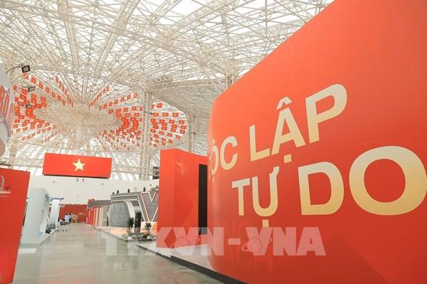 Gấp rút hoàn thiện các hạng mục tại Triển lãm "80 năm Hành trình Độc lập - Tự do - Hạnh phúc"