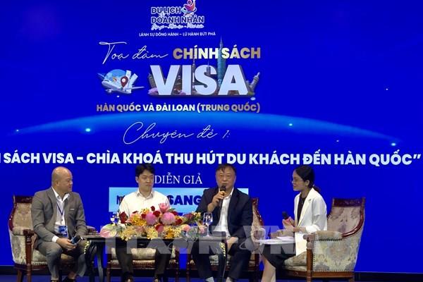 Chính sách visa mở rộng "hút" khách quốc tế đến Việt Nam