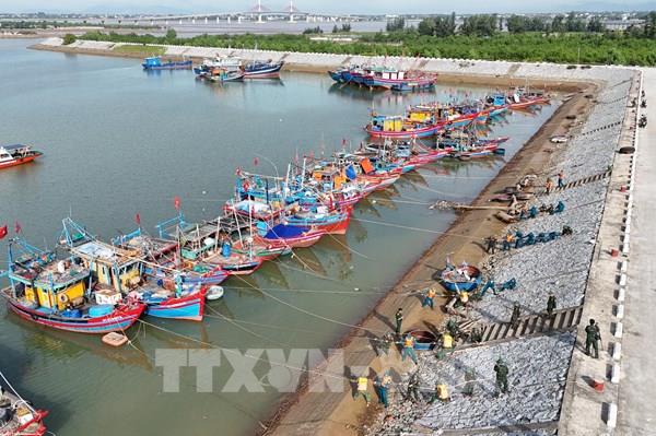 Ứng phó bão số 11: Quân đội sẵn sàng cử lực lượng và flycam khảo sát khu vực xung yếu