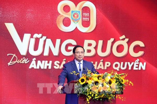 Thủ tướng: Đưa công tác xây dựng và thi hành pháp luật thành lợi thế cạnh tranh quốc gia