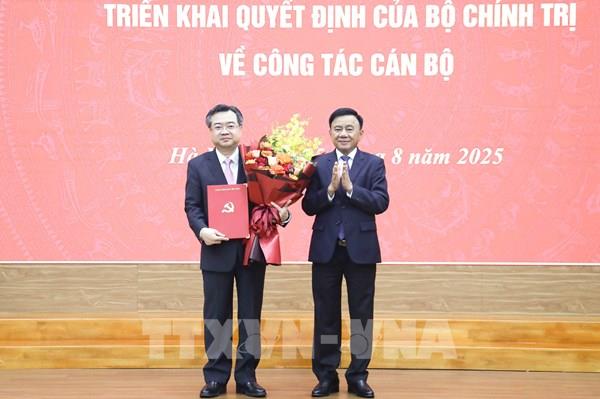 Trao Quyết định bổ nhiệm Trưởng Ban Chính sách, chiến lược Trung ương cho đồng chí Nguyễn Thanh Nghị