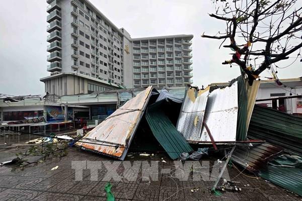 Hàng trăm ngôi nhà, công trình tại Hà Tĩnh bị tốc mái do bão số 5