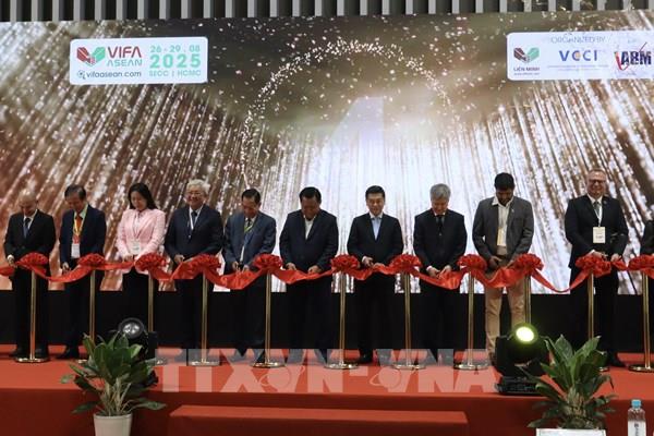 Khai mạc Hội chợ Quốc tế sản phẩm nội ngoại thất và mỹ nghệ Việt Nam