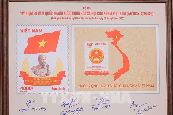 Phát hành bộ tem đặc biệt kỷ niệm 80 năm Quốc khánh