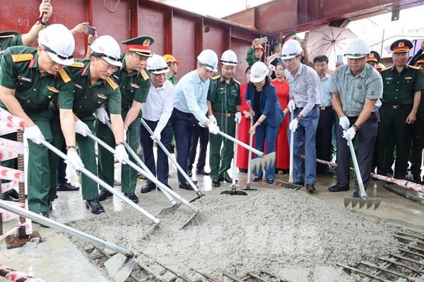 Hợp long cầu Phong Châu mới trên Quốc lộ 32C