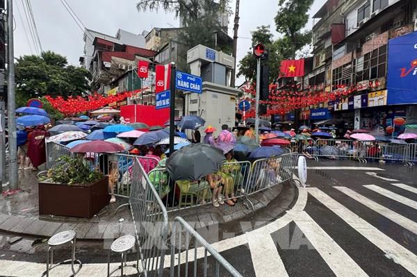 Công an ngăn chặn tình trạng “xếp ghế giữ chỗ” trục lợi trước lễ sơ duyệt A80