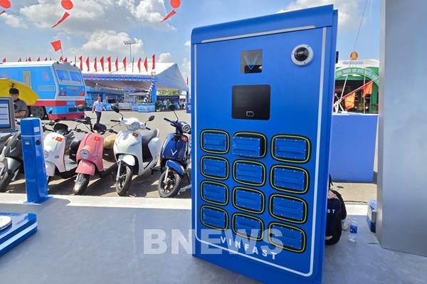 V-Green và Viettel Post hợp tác phát triển hạ tầng trạm sạc, tủ đổi pin