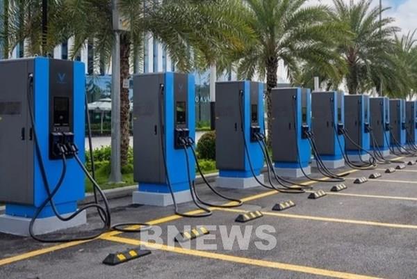 V-Green đưa vào vận hành trạm sạc xe điện lớn nhất cả nước