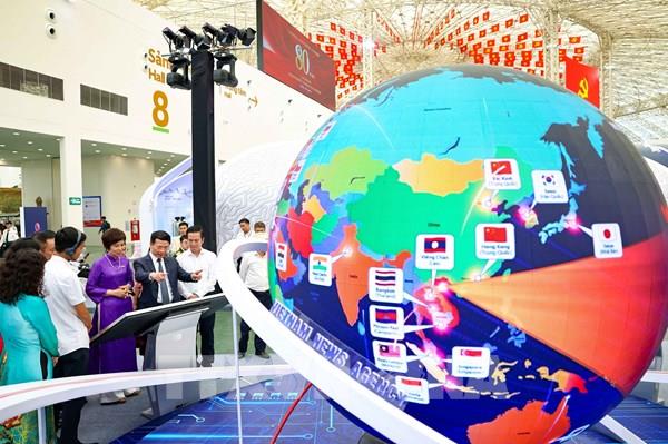 Gần 300 đơn vị và 34 tỉnh, thành, doanh nghiệp tham gia Triển lãm thành tựu đất nước