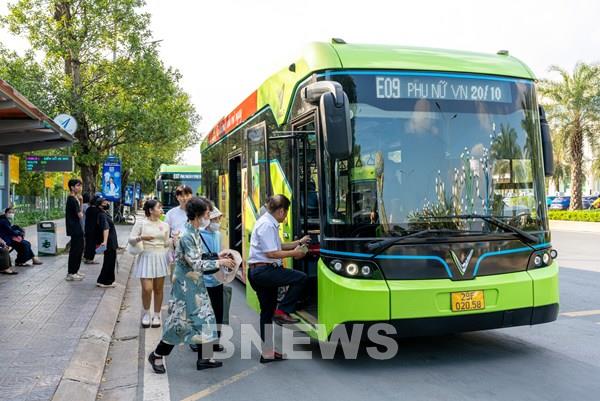  Hà Nội đề xuất lộ trình chuyển đổi xe buýt sử dụng năng lượng xanh