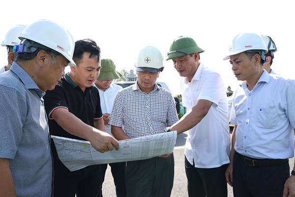 Chủ tịch HĐTV EVNNPT kiểm tra tiến độ Dự án đường dây 500kV Hải Phòng – Thái Bình