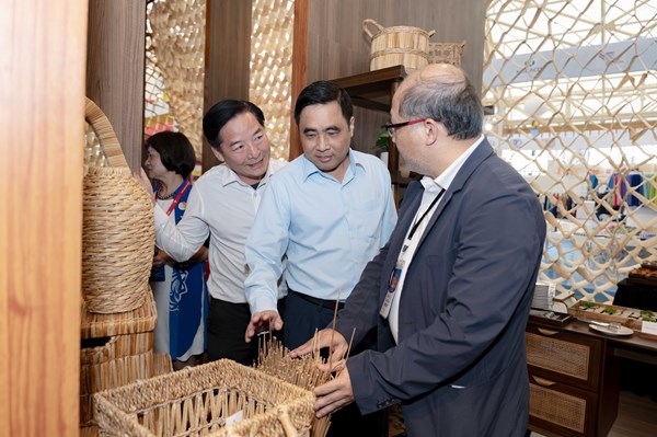 Gỗ Việt khẳng định thương hiệu tại không gian trưng bày “Tự cường – Bền vững”