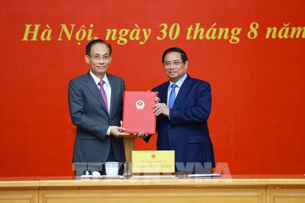 Thủ tướng Phạm Minh Chính trao quyết định giao Quyền Bộ trưởng Bộ Ngoại giao cho đồng chí Lê Hoài Trung