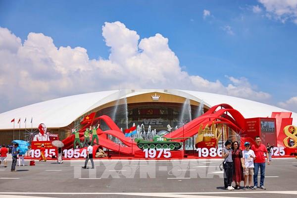Khuyến cáo người dân thay đổi lộ trình tránh ùn tắc khi đến Triển lãm thành tựu đất nước