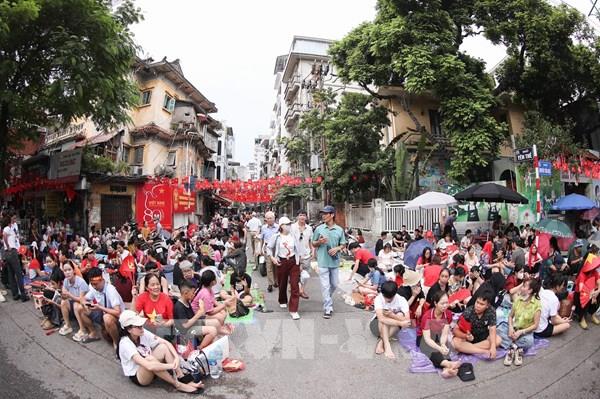 Người dân háo hức chờ xem Lễ diễu binh, diễu hành kỷ niệm 80 năm Quốc khánh 2/9