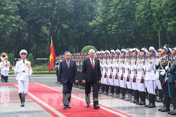 Lễ đón chính thức Bí thư thứ Nhất Đảng Cộng sản Cuba, Chủ tịch nước Cộng hòa Cuba Miguel Díaz-Canel Bermúdez 