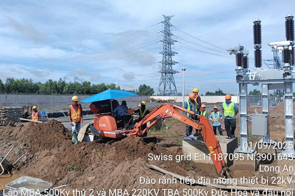 Thi công xuyên lễ trên các công trình lưới điện truyền tải trọng điểm ở 3 miền Bắc – Trung – Nam