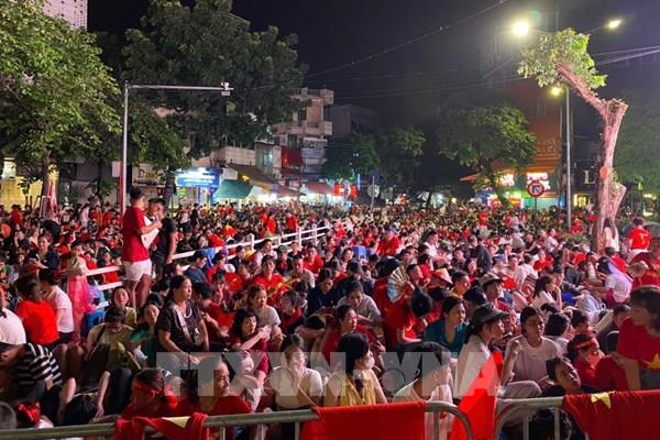 Hàng vạn trái tim chung nhịp đập, hướng về Quảng trường Ba Đình