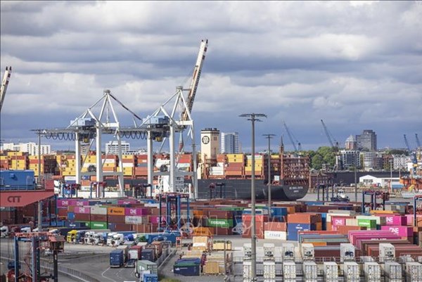 Thuế quan Mỹ có thể cản trở đà phục hồi của ngành hóa chất châu Âu