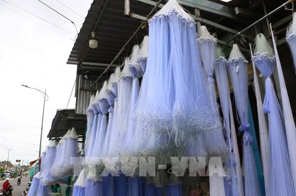 Nhộn nhịp "thủ phủ" ngư cụ Thơm Rơm miền Tây mùa lũ