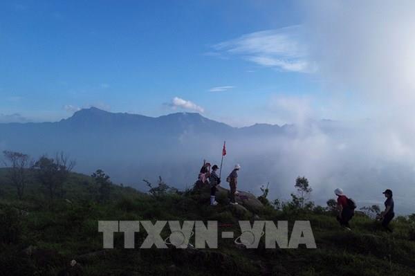 Khám phá vẻ đẹp hoang sơ của núi Thành Đẳng