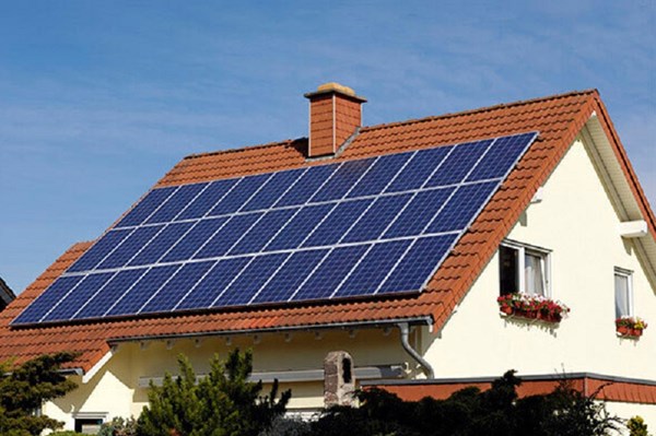 Điện lực miền Bắc tiếp nhận 164,6 MW điện mặt trời mái nhà đăng ký 