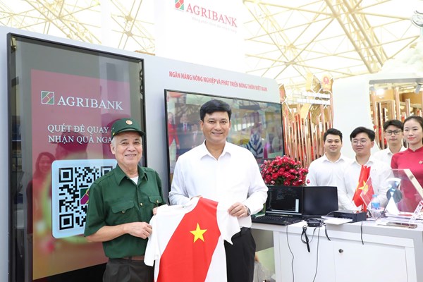 Agribank tiến tới phủ sóng Quầy giao dịch thông minh đến hơn 2.200 điểm giao dịch trên toàn quốc