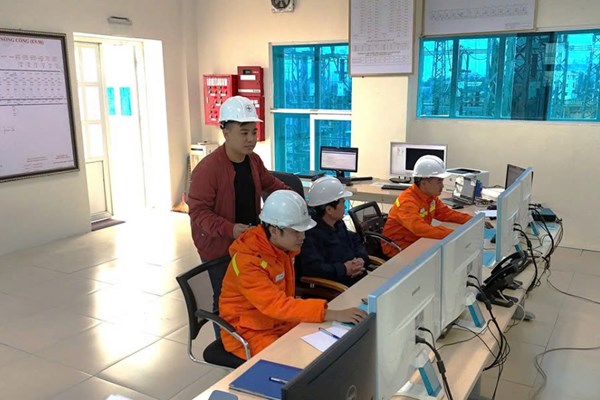 Đẩy nhanh tiến độ các dự án tăng cường nhập khẩu điện