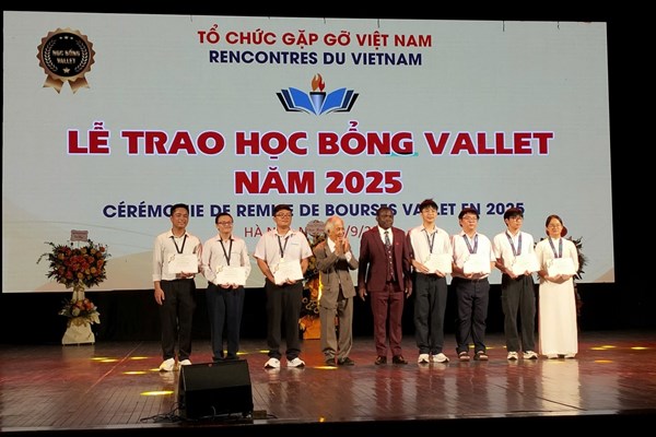 Học bổng Vallet 2025 tiếp sức cho học sinh xuất sắc và vượt khó vùng bão lũ 