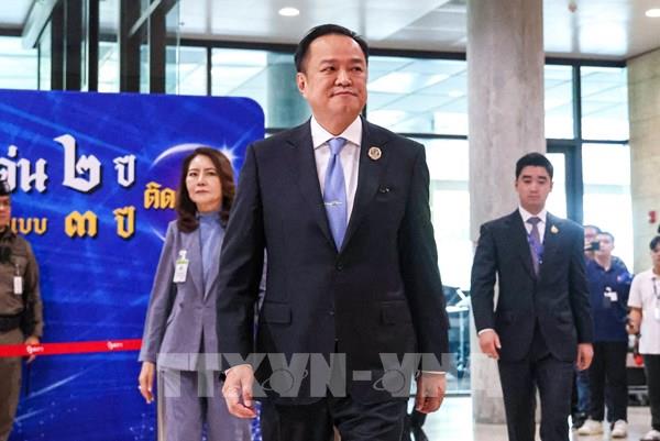 Thủ tướng đắc cử Thái Lan chính thức nhậm chức