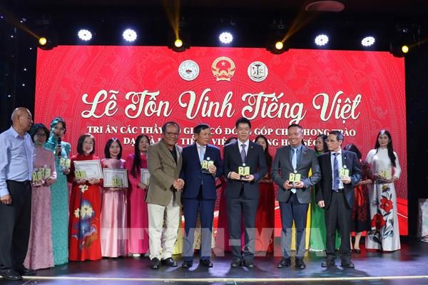 Sợi dây gắn kết cộng đồng, thắp sáng tình yêu văn hóa Việt trên đất Séc