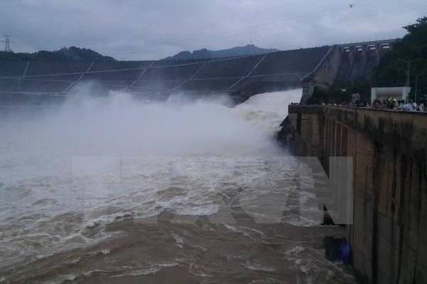 20 giờ ngày 9/9, mở 2 cửa xả mặt hồ thủy điện Thác Bà