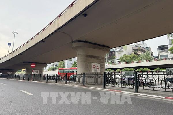 Hà Nội đồng loạt đóng cửa bãi xe dưới gầm cầu