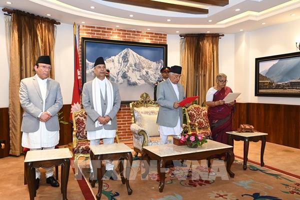 Nepal có Thủ tướng lâm thời