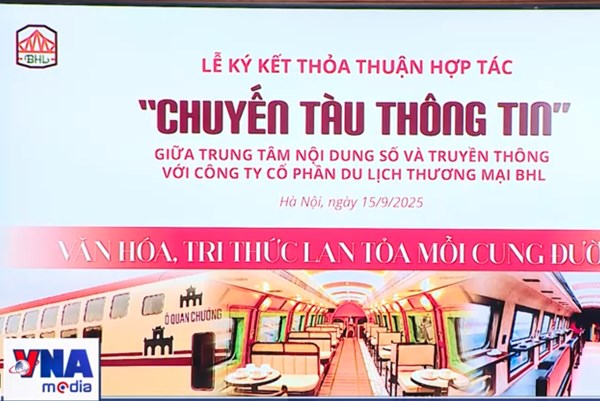 Đưa ấn phẩm đặc sắc của TTXVN lên chuyến tàu ”Hà Nội 5 cửa ô”